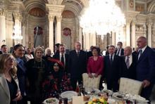 Cumhurbaşkanı Erdoğan sanatçılarla iftar programında buluştu