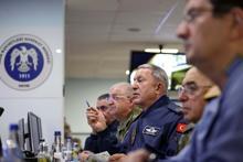 Bakan Akar, Irakın kuzeyine Pençe Kilit Operasyonunun başlatıldığını açıkladı