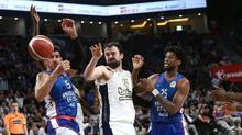 Anadolu Efes - Fenerbahçe Beko maçından kareler