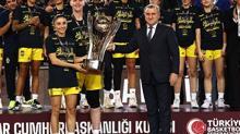 Cumhurbaşkanlığı Kupasında Fenerbahçe Opetin şampiyonluk kutlaması
