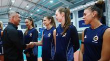 Fenerbahçe Başkanı Sadettin Sarandan voleybolcuları ziyaretinden fotoğraflar