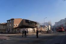 Erzurumda doğal gaz dehşeti 2 ev yıkıldı