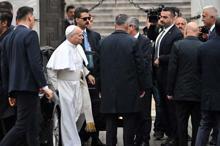 İstanbuldaki temasları süren Papa 14. Leo, Sultanahmet Camiine geldi