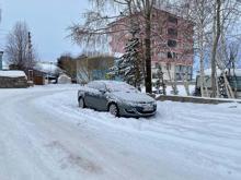 Kar kalınlığı 3 metreyi aştı Evler ve araçlar karda yok oldu, yüzlerce köyle iletişim tamamen kesildi