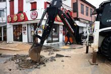 İzmir yine sele teslim Yollar göle döndü, hayat durma noktasına geldi