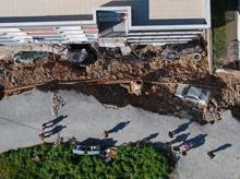 İzmirde toprak kayması Ortalık savaş alınına döndü: Göktaşı düştü sandım