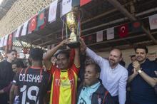 Bilal Erdoğan ile TİKA Başkanı Eren, Bangladeşte Arakan mülteci kampını ziyaret etti