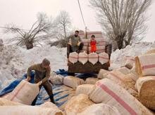 Vali bile takipte: Modern çağdan uzakta, tam köylü