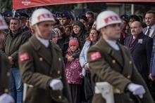 Nil, şehit babasını uğurladı Gözyaşları sel oldu