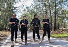 Antalyada bir Nene Hatun ruhu: 4 kadın atış eğitmeni yılda 25 bin polise silah tutmayı öğretiyor