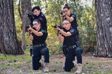 Antalyada bir Nene Hatun ruhu: 4 kadın atış eğitmeni yılda 25 bin polise silah tutmayı öğretiyor