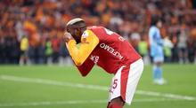 Fotoğraflarla Victor Osimhenden Fenerbahçeye sargı göndermesi