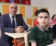 40 yıllık öğretmene büyük sürpriz Sınıf listesindeki ismi gördü: İçimde çok değişik bir duygu oluştu