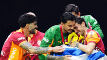 Galatasaraylı futbolcuların şampiyonluk kutlamasından fotoğraflar