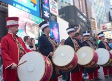 Tarihi görüntüler New Yorkun göbeğinde Mehteran rüzgarı esti