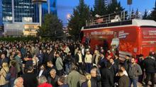 CHP’liler mutlak butlan kararı sonrası genel merkezde toplandı