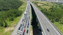 Tatil dönüşü kaosu Trafik durma noktasında geldi... İşte yollarda son durum