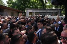 CHPliler arasında Meclisin giriş kapılarında gerginlik