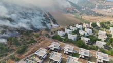İzmir alevlere teslim Korkutan yangın evlerin kapısına dayandı