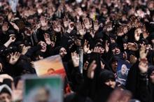 İran, eski dini lider Hamaneye veda ediyor İşte bölgeden sıcak görüntüler