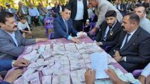 Gelinin üzerinde servet bıraktılar Adetlerimiz çok güzel