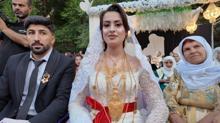 Gelinin üzerinde servet bıraktılar Adetlerimiz çok güzel
