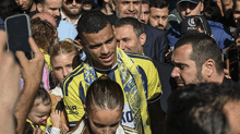 Fenerbahçenin yeni Mason Greenwood taraftarla buluştu İşte fotoğraflar