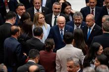 Terörsüz Türkiye yasası kabul edildi TBMMdeki tarihi oturumdan kareler