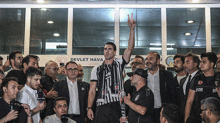 Beşiktaş, Dusan Vlahovici İstanbula getirdi Taraftar ile buluşmasından fotoğraflar