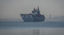 TCG Anadolu TEKNOFEST Mavi Vatan öncesi Yalovada selamlama geçişi yaptı