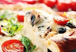 Bayat Ramazan Pidesi ile pizza yapımı