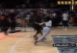 Ünlü şarkıcı rezil oldu!