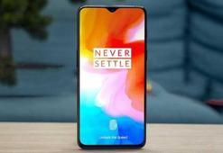 OnePlus 6T üç arka kamera ve ekrana gömülü parmak izi tarayıcıyla gelebilir