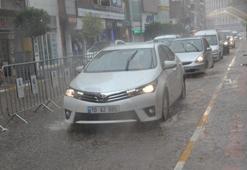 Meteoroloji uyarmıştı! Ve sağanak yağış başladı
