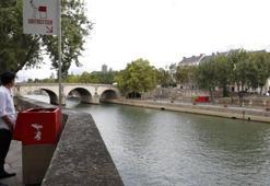 Sokak pisuvarları Paris'i karıştırdı!