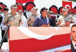 Türkiye şehitlerini yüreğine gömdü