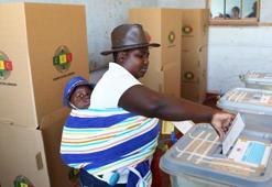 Zimbabve 38 yıl sonra Mugabe'siz ilk başkanlık seçimi için sandık başında