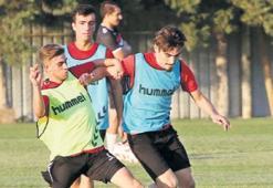 Genç Tarzanlar sahaya indi