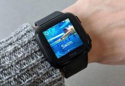 Fitbit Versa akıllı saat inceleme: Erkeklerden çok kadınlara yönelik