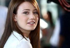 Gizem Karaca kimdir?