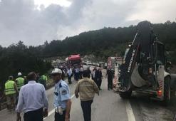 Son dakika... Bursa'da yolcu otobüsü devrildi! Çok sayıda yaralı var...