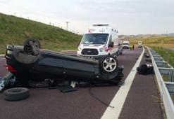 Otomobiliyle TIR'a çarptı, ağır yaralandı