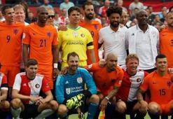 Eski Fenerbahçeli Kuyt'tan futbola görkemli veda