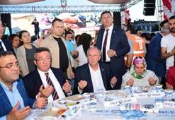 Muharrem İnce Avcılar'da iftar yemeğine katıldı