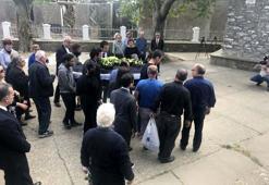 Yunanistan'da vefat etti, vasiyeti üzerine Gökçeada'da toprağa verildi