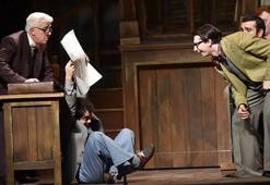 'Gençliğe Hitabe' ile gözyaşlarına boğuldu