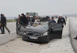 Kırklareli’de otomobil TIR’a çarptı: 3 ölü, 3 yaralı