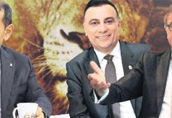 Bir koltuğa üç aday