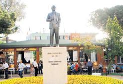 CHP’li belediyeden Menderes’in heykeli