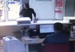 Boncuk atan oyuncak tabancayla banka soymaya kalktı